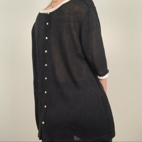 Evelyn & Arthur Black Linen Back Buttons Top - Picture 2 of 15